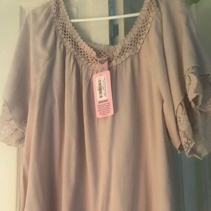Women’s size L Boutique Brand 100% Rayon blouse